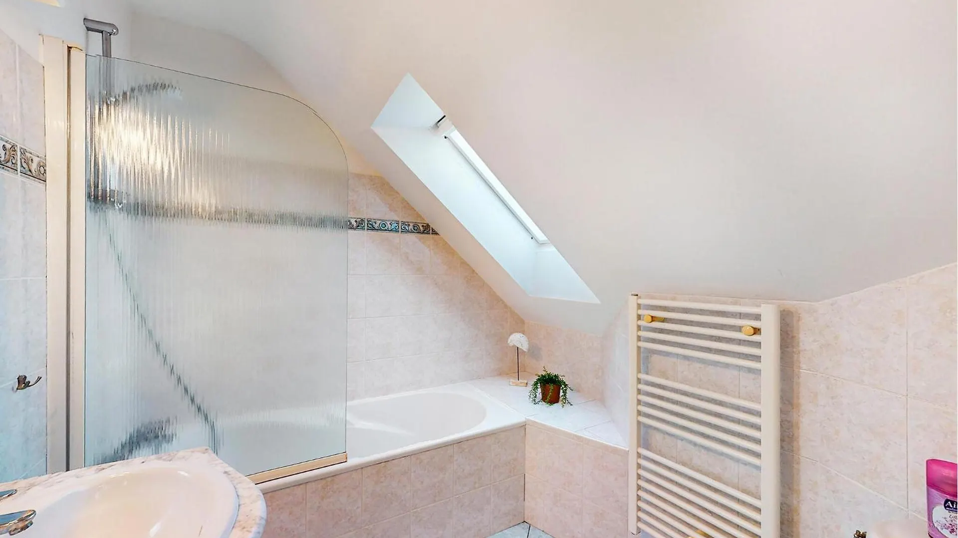 Gorgeous Home In Moelan-Sur-Mer With Sauna 0*,  Francie